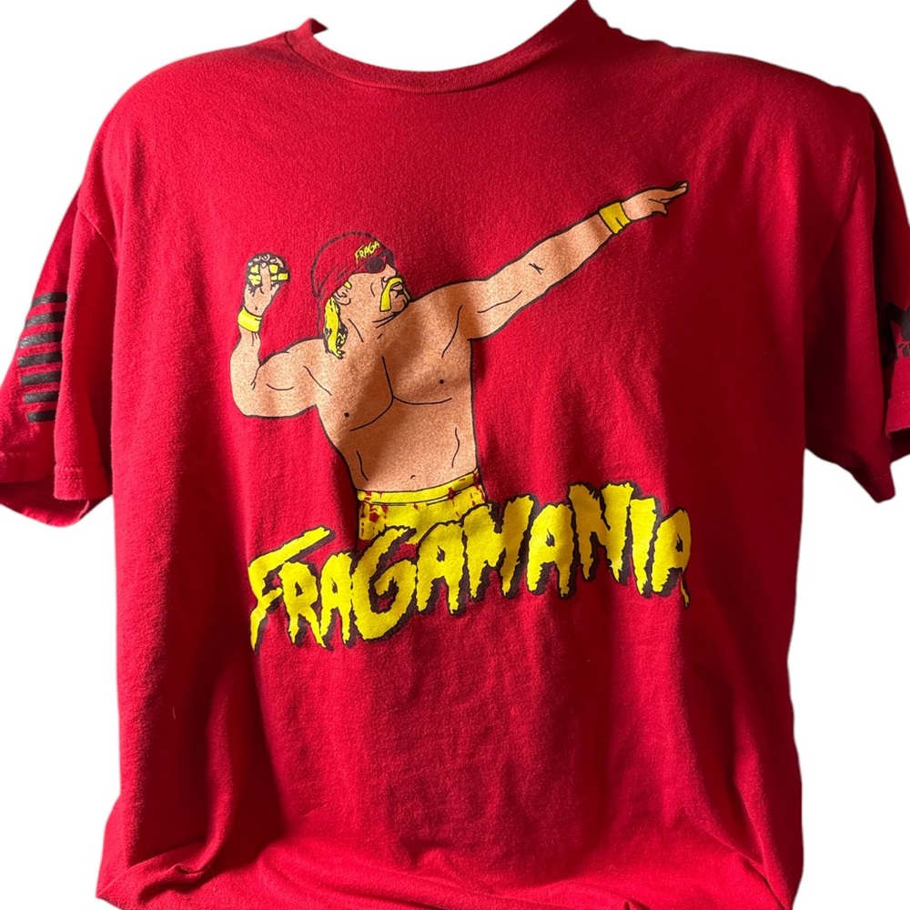 Men’s red tee size xl